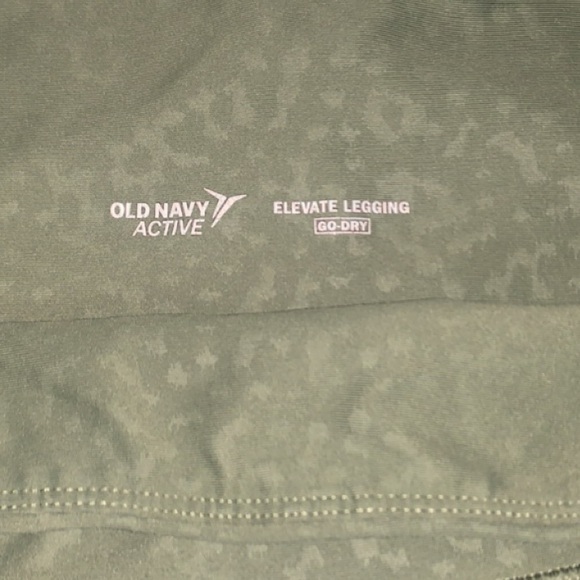 OLD NAVY GO DRY LEGGING - Picture 3 of 8